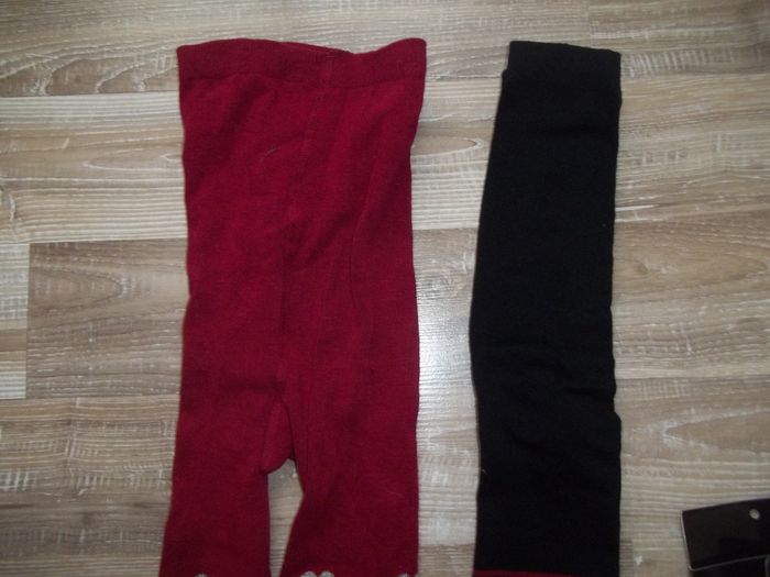Lot 2 collants neufs rouge et noir 146/152 cm - photo numéro 3
