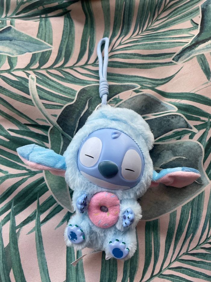 Labubu Stitch bleu neuf Disney Miniso - photo numéro 2