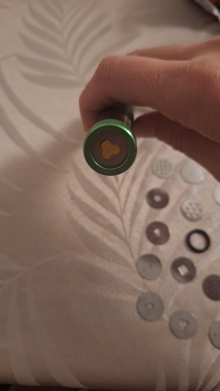 Seringue à vis pour pâte fimo avec 20 embouts et boîte de rangement - photo numéro 4