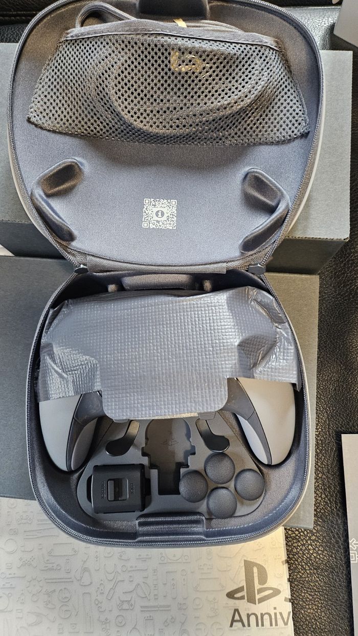 PS5 Pro 30e anniversaire + lecteur de disque - photo numéro 5