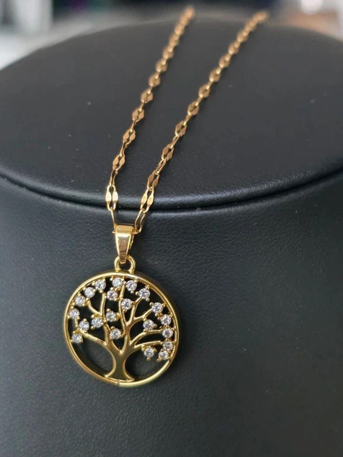 Collier avec pendentif arbre de vie rond avec pierre d'ornement en acier inoxydable dorée - photo numéro 4