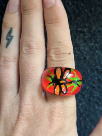 Bague en résine style vintage