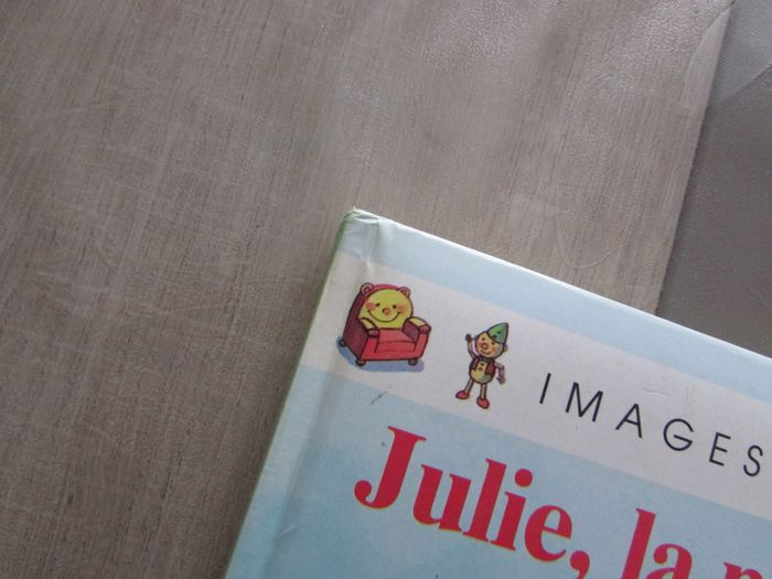 Livre julie, la petite souris déménage - photo numéro 3