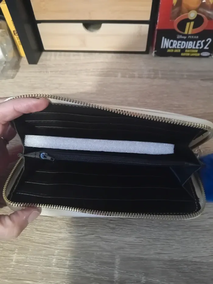 Porte feuilles stitch neuf - photo numéro 3