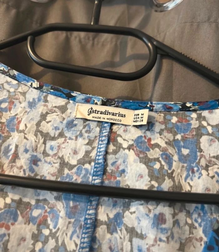 Robe fleurie bleue Stradivarius taille M - photo numéro 3