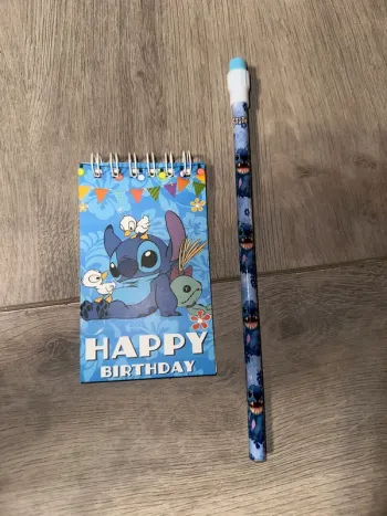 Carnet et crayon stich