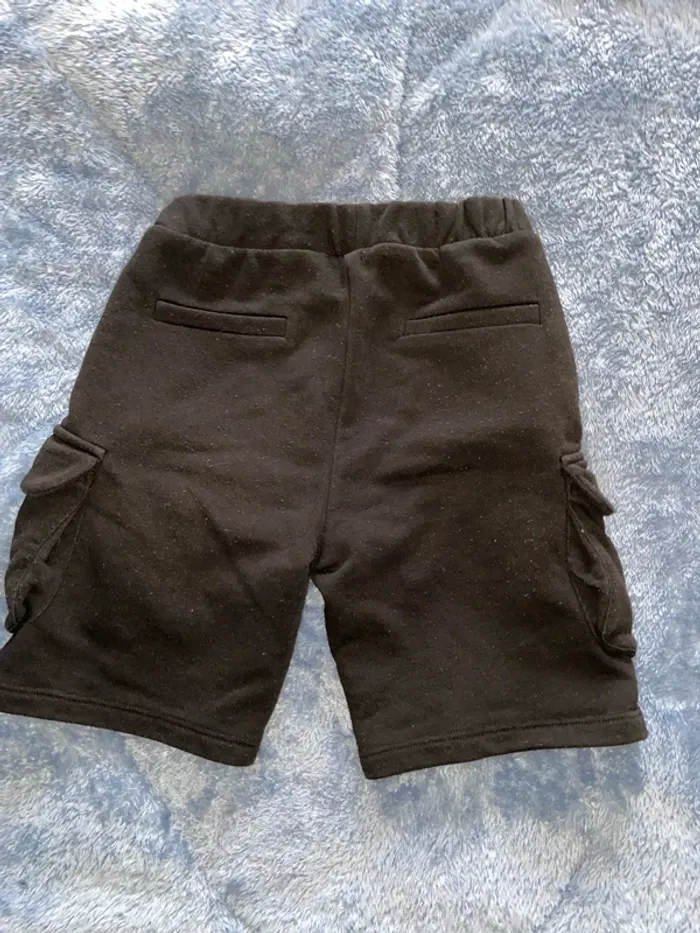 Short noir - photo numéro 2