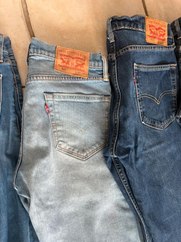 Lot de jeans Levi Strauss&Co - en très bon état - différentes tailles - - photo numéro 5