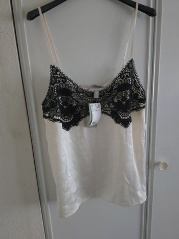 Magnifique top satiné taille M avec étiquette