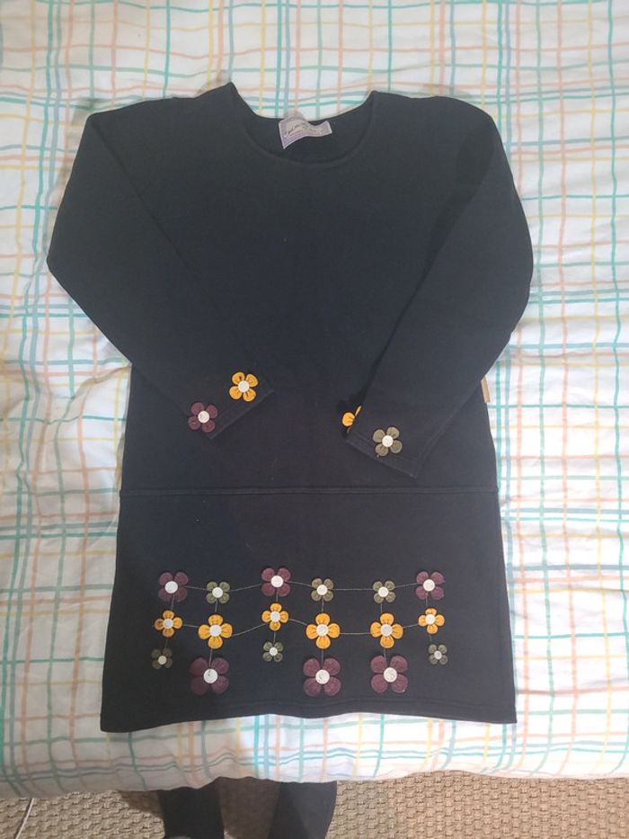 Robe sweat noir, avec fleurs en feutrine, Mamatayoe - photo numéro 4