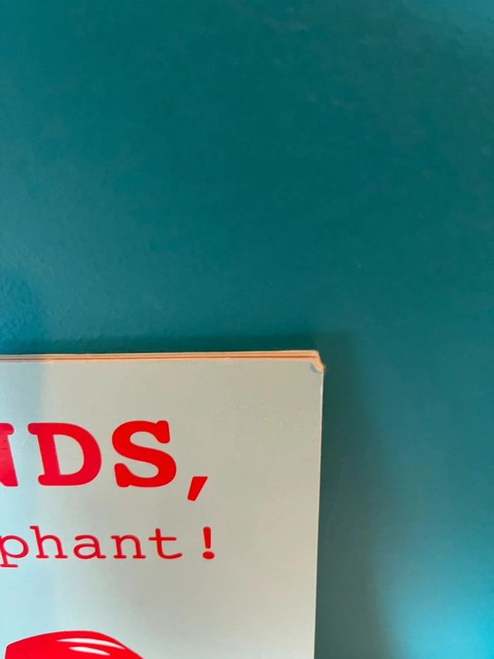 Livre école des loisirs attends petit éléphant - photo numéro 2