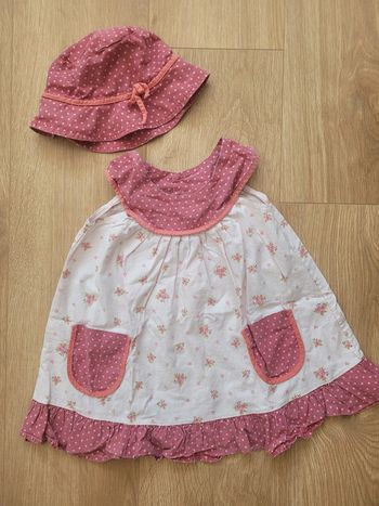 Robe fleurie à volants 2 ans et chapeau