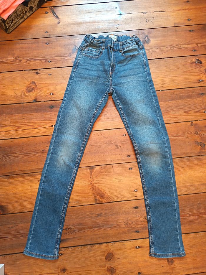 Lot de jeans et 1 jogging - photo numéro 3