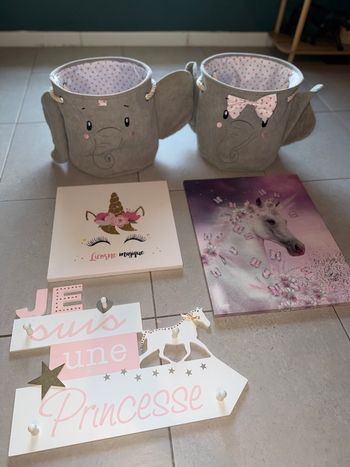 Lot décorations fille 