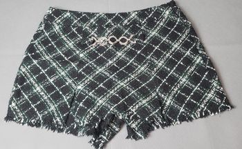 short femme chic et tendante