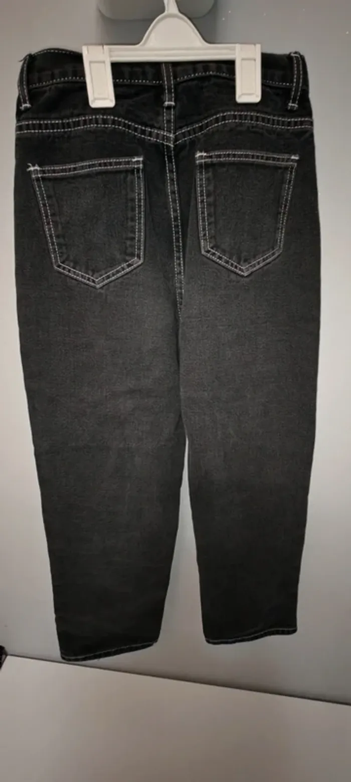Jean noir délavé femme coupe large surpiqûres blanches - photo numéro 2