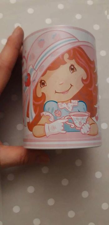 pot  a  crayon  metal charlotte aux fraises