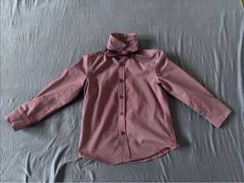 Chemise avec noeud papillon