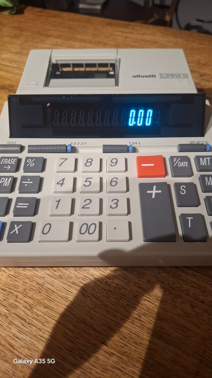 Calculatrice Olivetti pas besoin d électricité