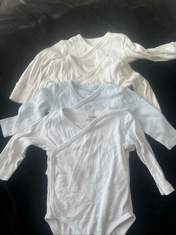 Lot de bodies - photo numéro 4