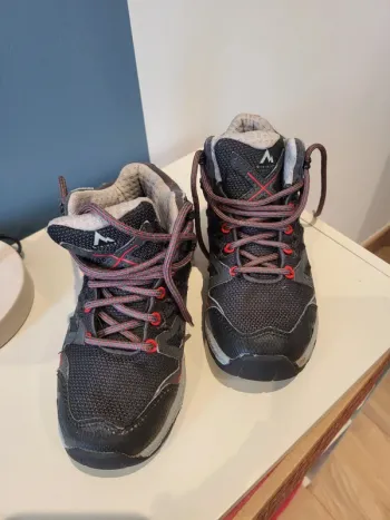 Chaussures de randonnée Mc Kinley taille 30