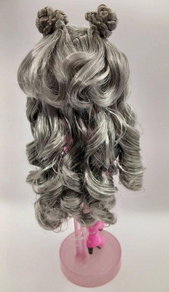 Poupée Luna Madison shadow high custom - photo numéro 3
