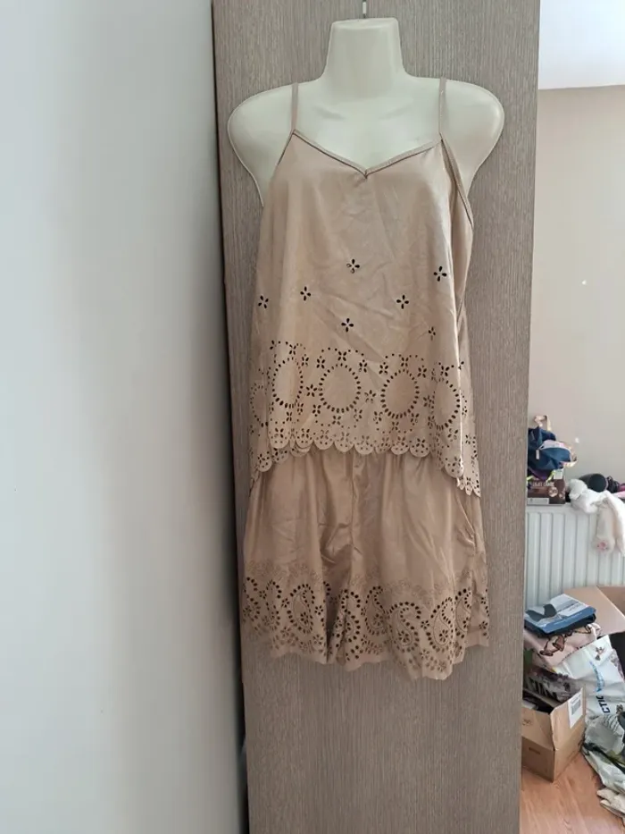 Ensemble short/debardeur