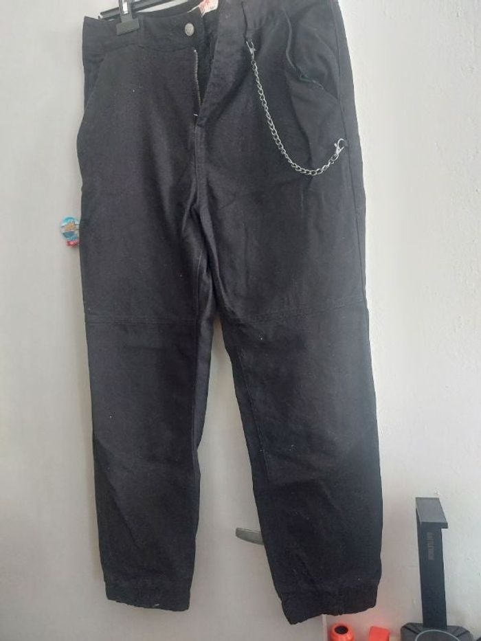 Pantalon avec chaîne
