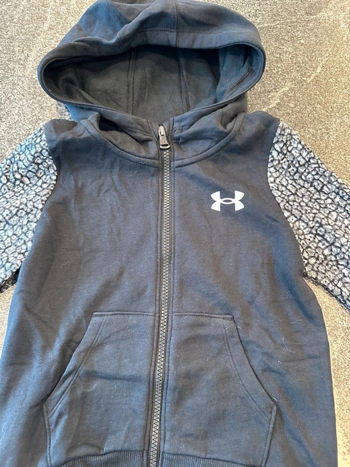 Veste under armour taille YXS soit 7 ans très bon état - photo numéro 2