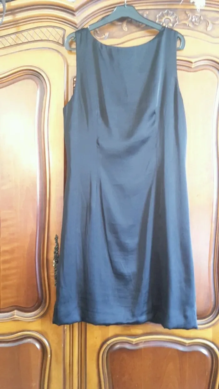 Robe noire taille 46 - photo numéro 4