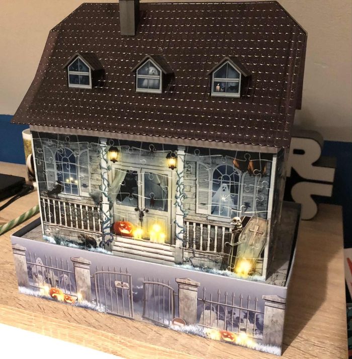 Puzzle 3D maison lumineuse hantée Ravensburger - photo numéro 2