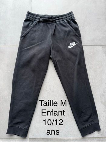 Bas de jogging noir Nike enfant   Taille M correspondance 10/12 ans 
