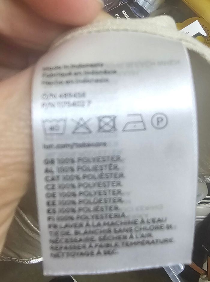 Top court pour les fêtes, couleur or, en satin H&M - photo numéro 7