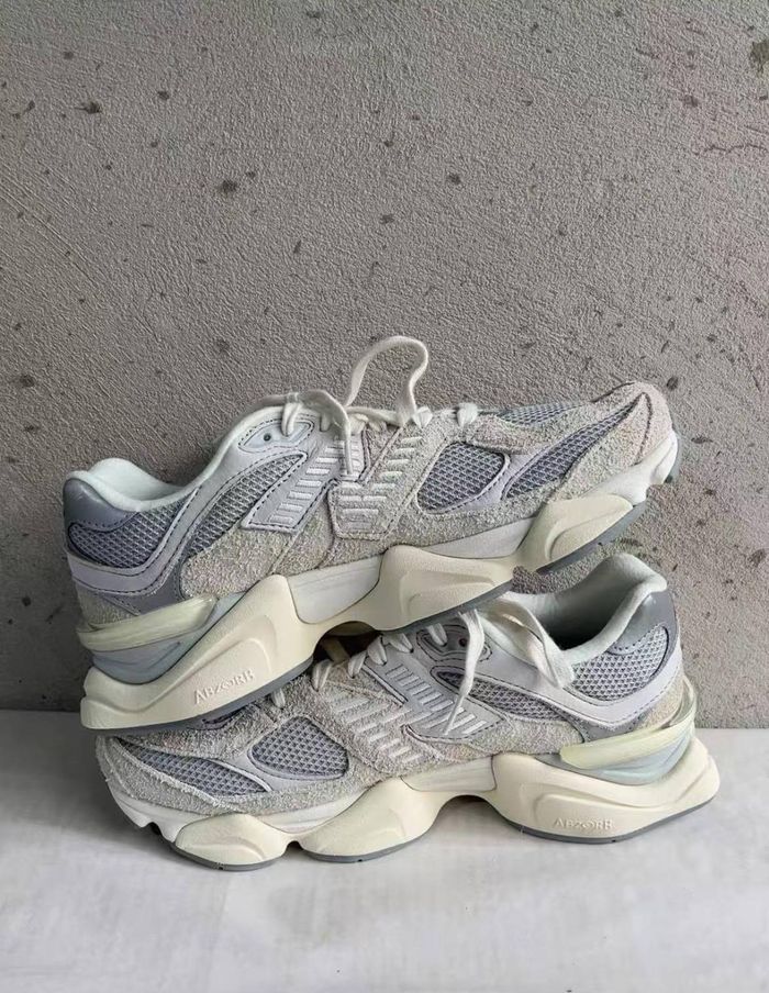 Baskets New Balance 9060 LNY taille 43 - photo numéro 6