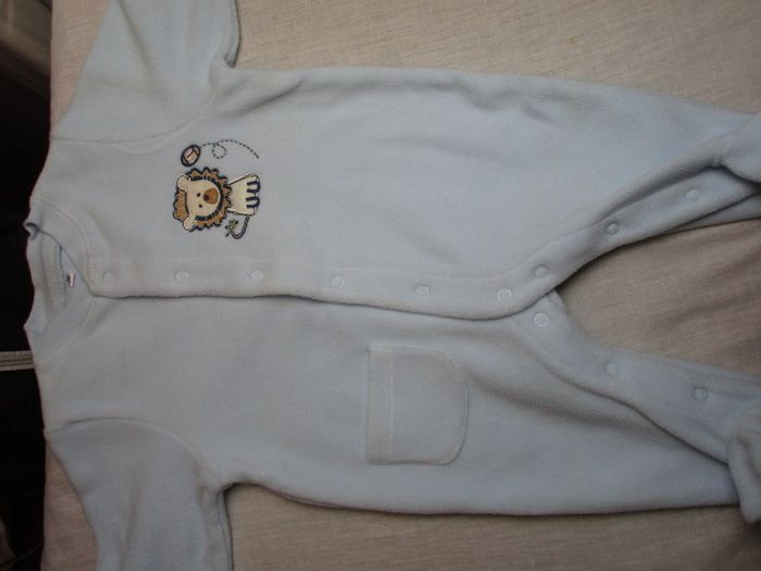 Pyjama bleu, 3 mois