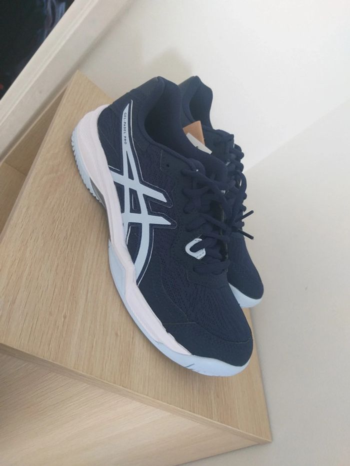 Basket Asics neuve - photo numéro 2