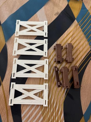 Pièce playmobil 30027382 + élément bois barrières