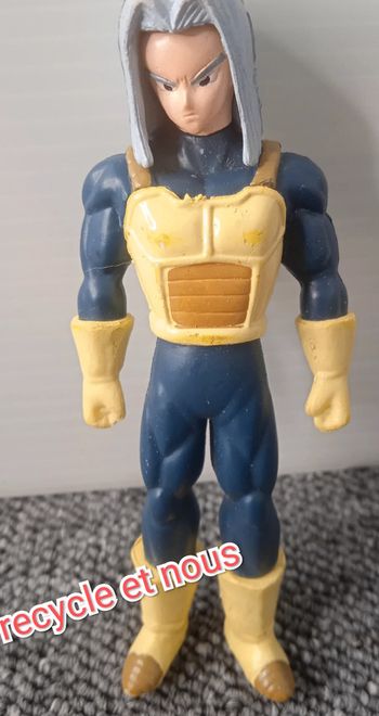 figurine  ''trunks '' dragon ball z