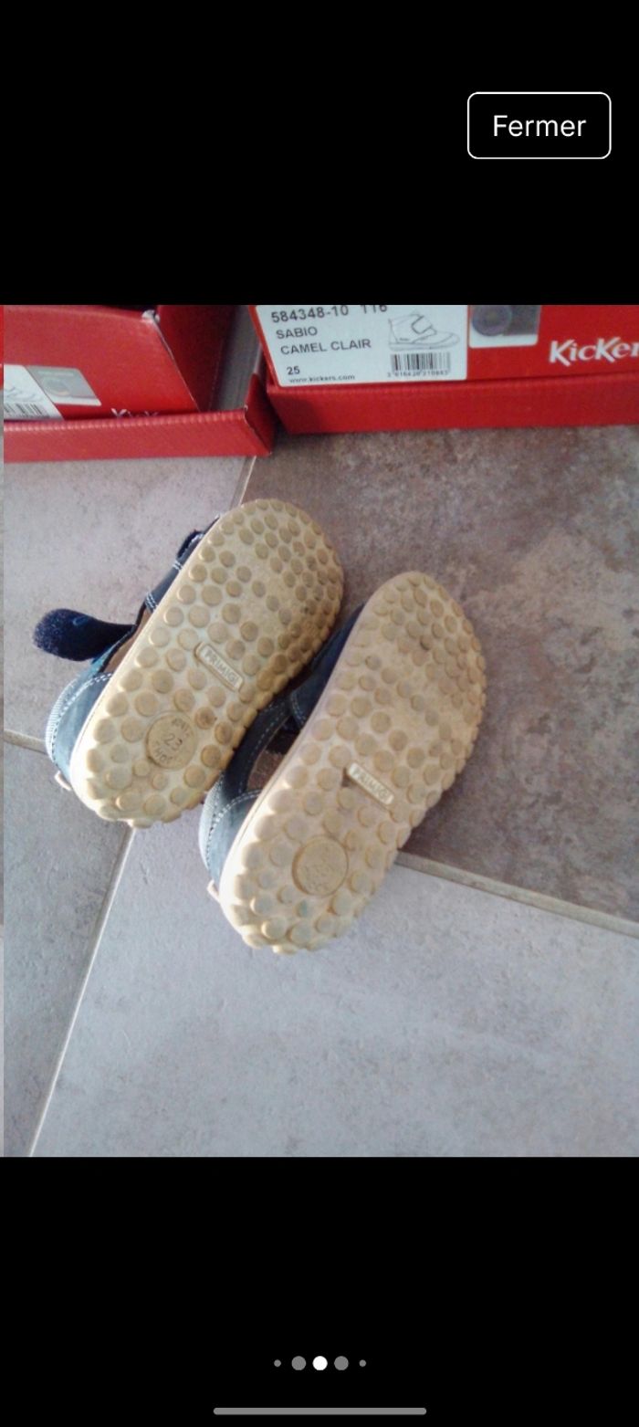 Une paire sandale primigi bleu marine taille 23
Une paire basket Kickers sabio bleu marine taille 23 - photo numéro 6