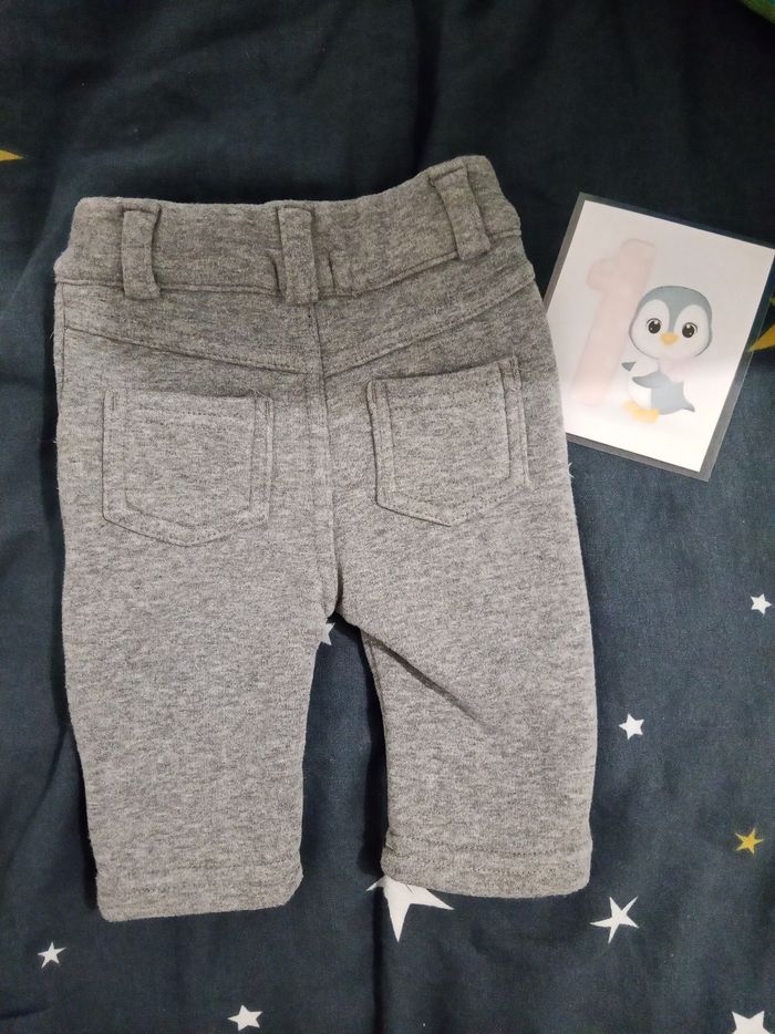 Pantalon gris _ 1 mois - photo numéro 2