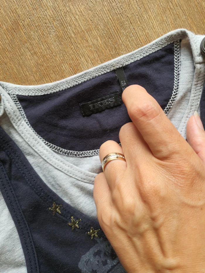 T-shirt superposé ikks 6 ans parfait état - photo numéro 4