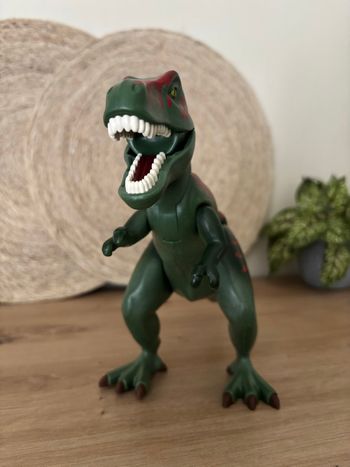 Figurine tyrannosaure t rex dinosaure vert rouge playmobil