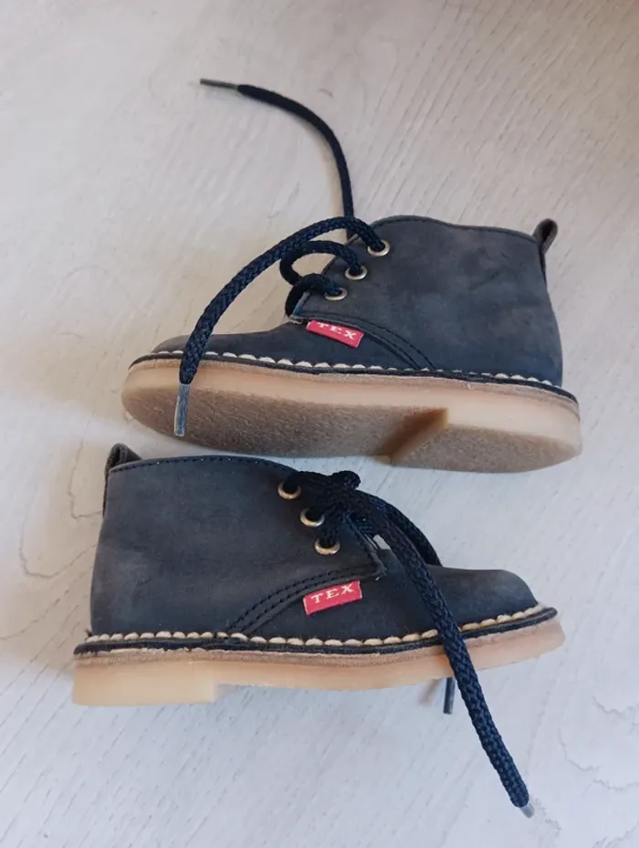 Chaussures bottillons garçon + peignoir Tex - photo numéro 2