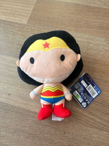 Peluche wonder woman