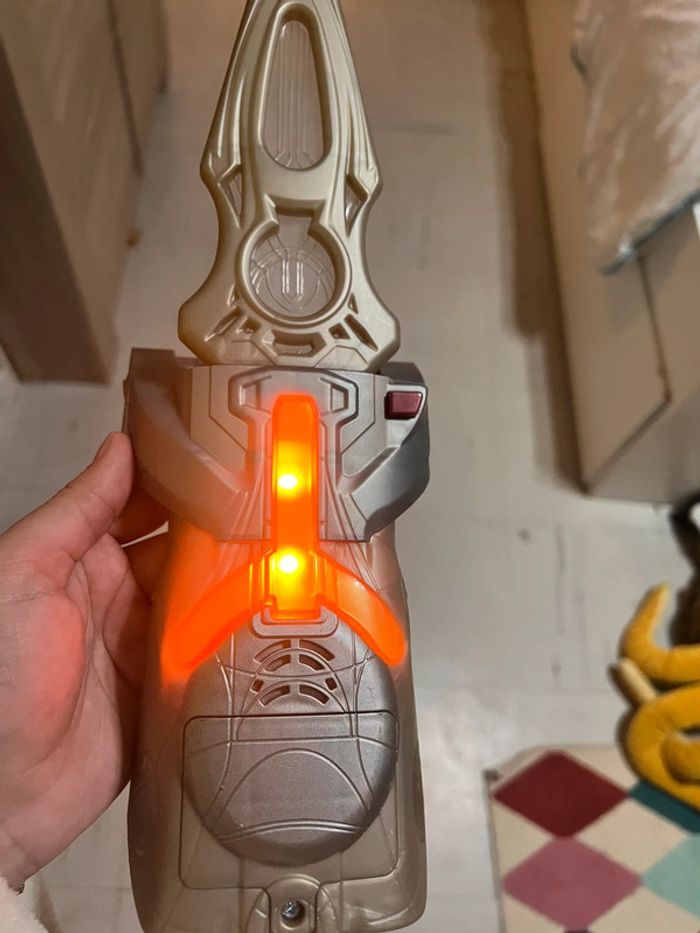 gant épée son et lumière