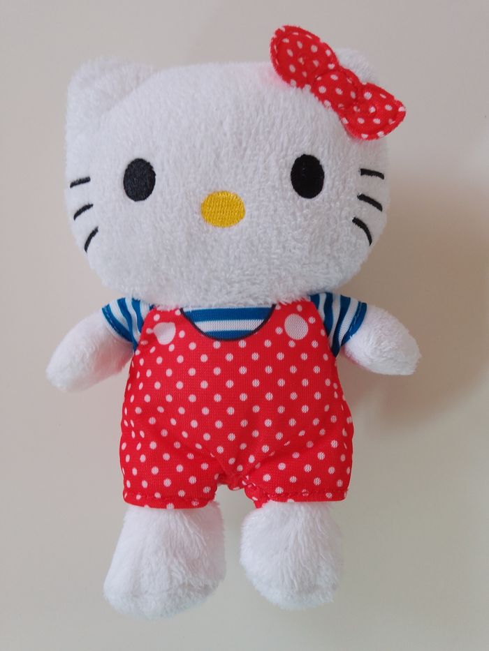 Peluche Hello Kitty 17 cms Sanrio - photo numéro 2