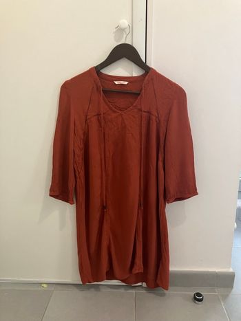 Robe orange foncé