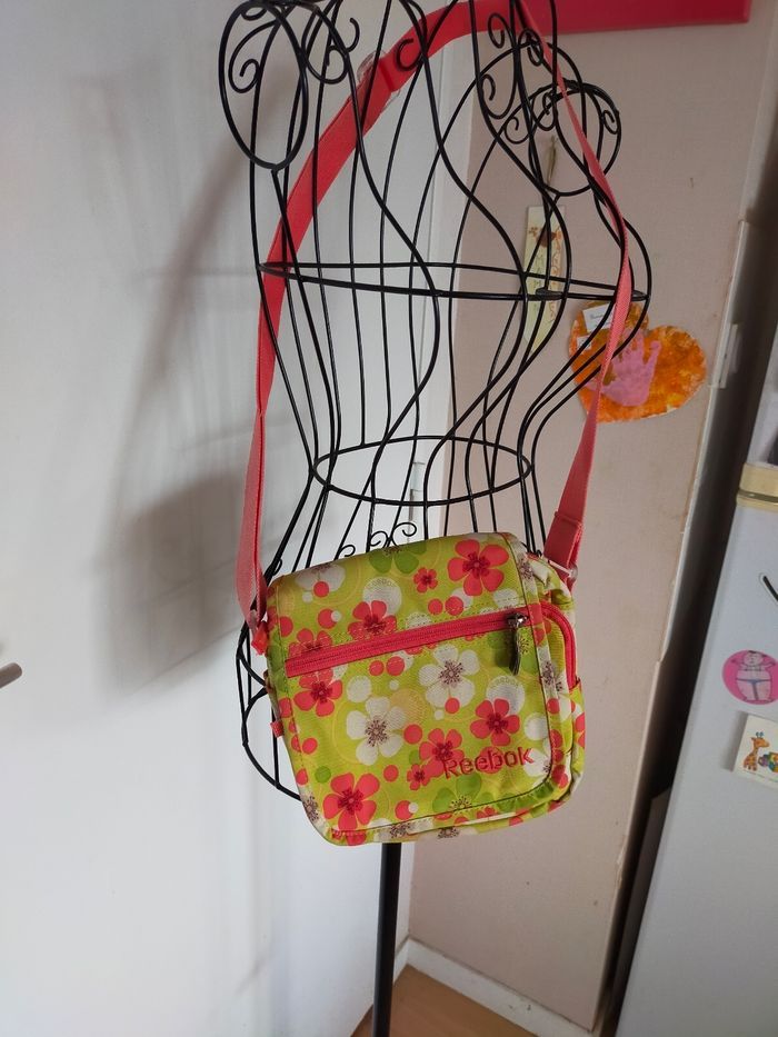 Jolie sacoche multi poches fleurie