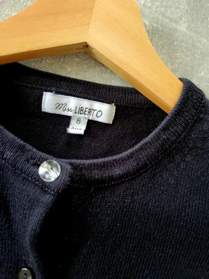 Gilet noir - 8 ans - photo numéro 2