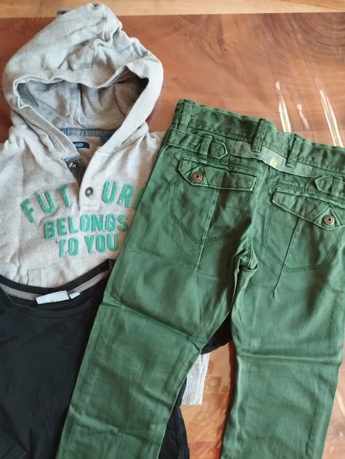 Lot de 4 vêtements Okaïdi / ensemble garçon 4 ans - photo numéro 2